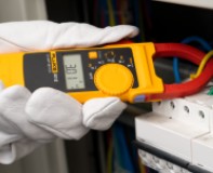 福祿克萬用表與鉗表在家電工廠運維中的應用
