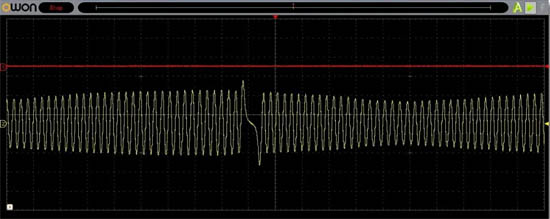 便攜示波器測量出端子反接后的波形。